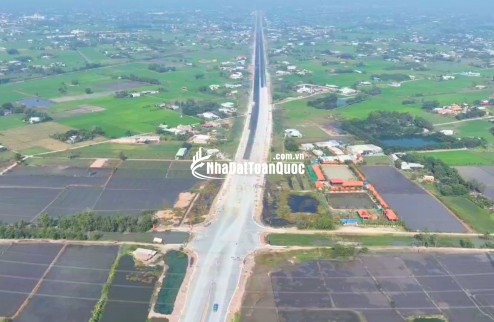 CẦN BÁN GẤP 5 LÔ ĐẤT NỀN XÃ ĐỨC HÒA, LONG AN – NGAY TRỤC ĐT.823D